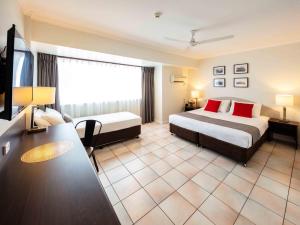 Hides Hotel Cairns,Kuranda>>Cairns,4 star