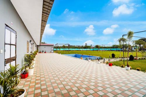 Shakuntlam Lawn And Resort,,4 star