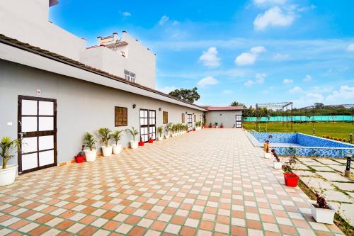 Shakuntlam Lawn And Resort,,4 star