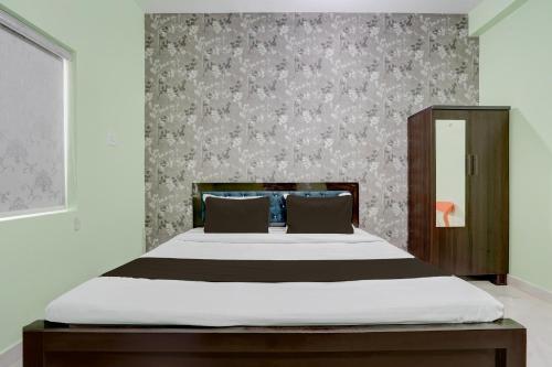 Hotel O Dhauli Inn,,4 star