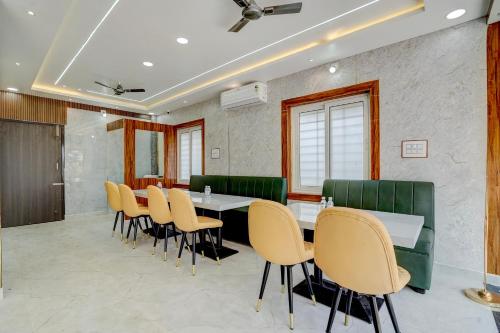 hotel o dhauli inn