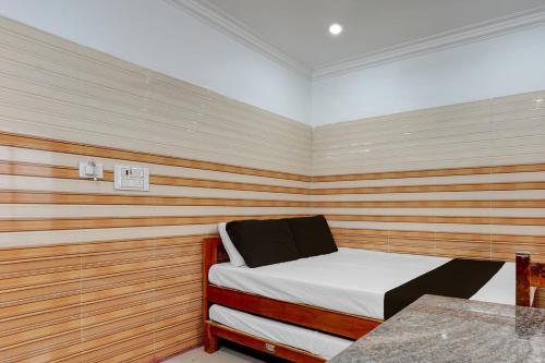 hotel o sharmila sea view inn