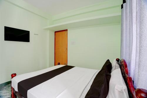 Hotel O Eswar Grand Residency,3 Krishna Nagar Extn, Ashok Niranjan Nagar Rd, Lakshmipuram, Paleripattu, Avadi, Chennai,3 star