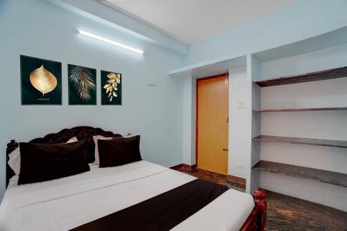 Hotel O Eswar Grand Residency,3 Krishna Nagar Extn, Ashok Niranjan Nagar Rd, Lakshmipuram, Paleripattu, Avadi, Chennai,3 star