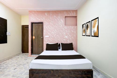 Hotel O New Star Hotel,,3 star