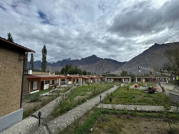 The Walnut Inn Resort,,2 star