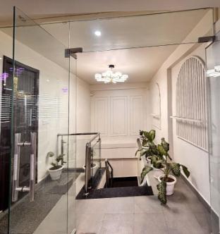 hotel rg residency