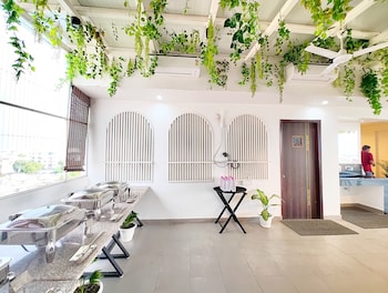 hotel rg residency