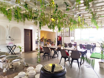 hotel rg residency