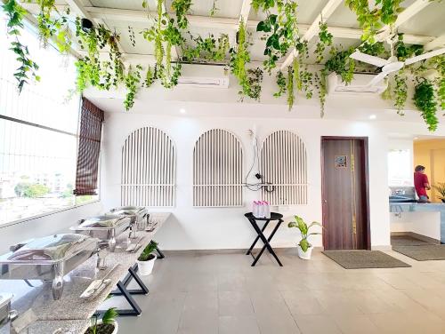 hotel rg residency