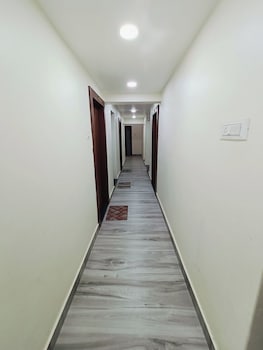 Shree Gangesh Inn,,2 star