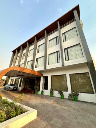 hotel nestway begampur haryana