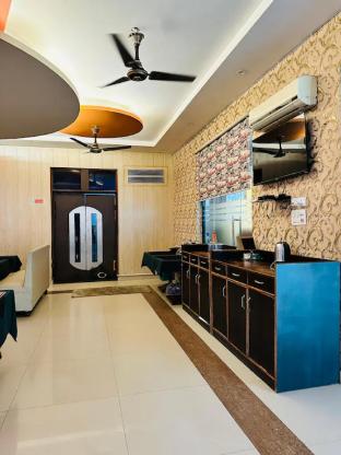 hotel nestway begampur haryana