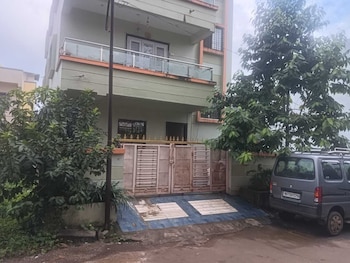 hotel kulswamini inn