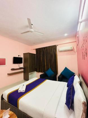 hotel golden suites bengaluru karnataka
