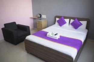 hotel golden suites bengaluru karnataka