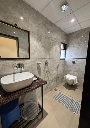royal heritage inn