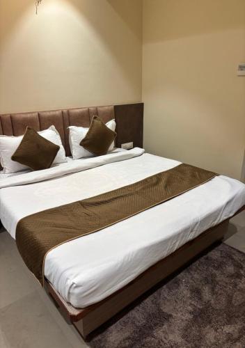royal heritage inn