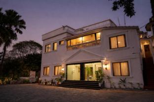 Rajbari Palace,,3 star