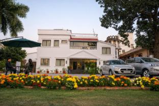 rajbari palace