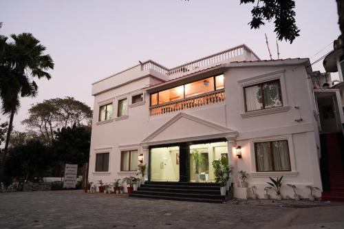 rajbari palace