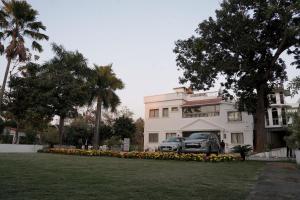 rajbari palace