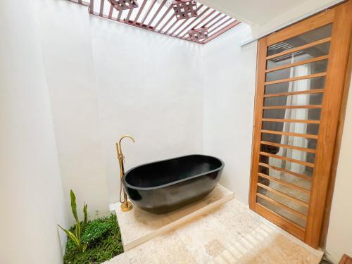 among villa demangan