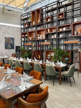 Emboita Hotels Ltd,,3 star