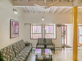 B Six Hotel Bengaluru Karnataka,,5 star