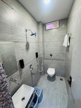 hotel purvi by vilaasitaa indore
