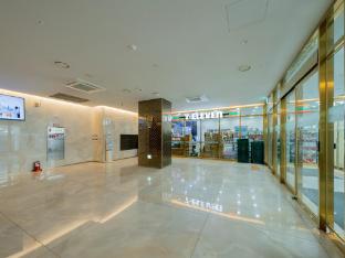 m83 hotel