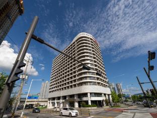 m83 hotel