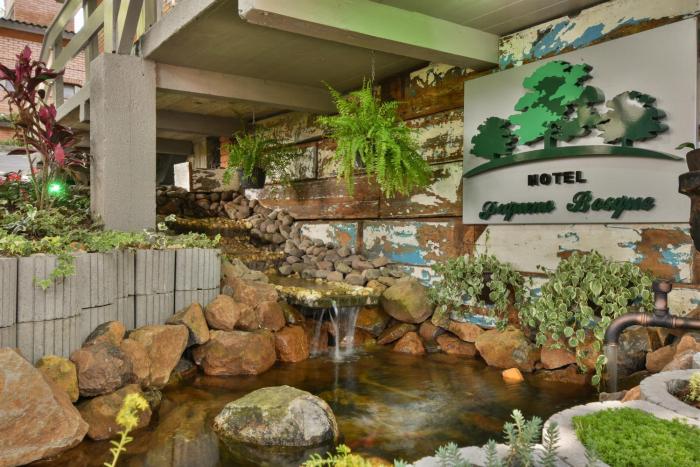 hotel pequeno bosque