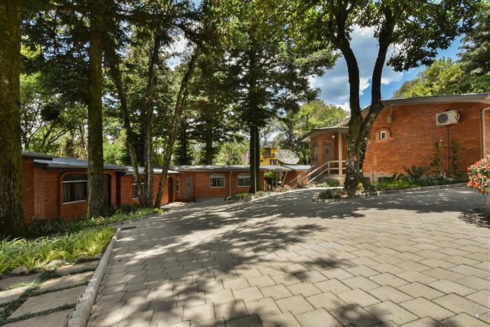 hotel pequeno bosque