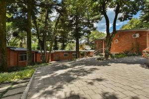 hotel pequeno bosque