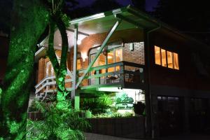 hotel pequeno bosque
