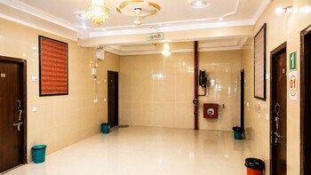 Shri Harivansh Sewa Kunj - Near Banke Bihari Temple Vrindavan,,2 star