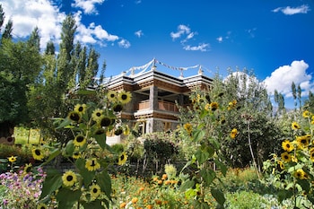 Semba Retreat,,2 star
