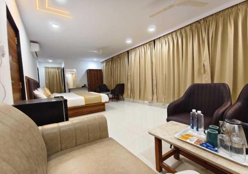 hotel vamshi grand