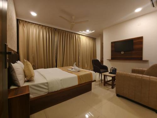 hotel vamshi grand