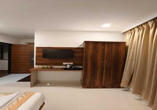 hotel vamshi grand