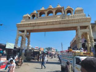 Jyotirlinga Devasthanam Yatri Nivas Aundha Nagnath,,5 star