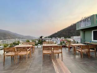 yog namah hotel and cafe