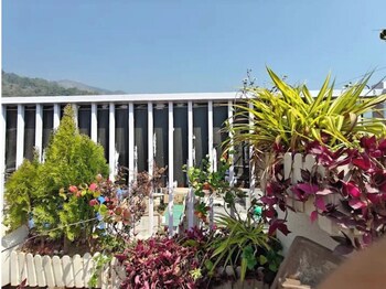 yog namah hotel and cafe