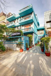 floryn stayz huda city centre