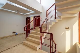 floryn stayz huda city centre