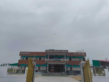 annamalaiyar mahal and residency