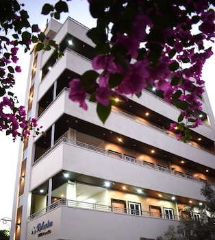 Relax Inn Suites & Rooms,,2 star
