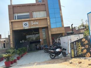 the aura hotel
