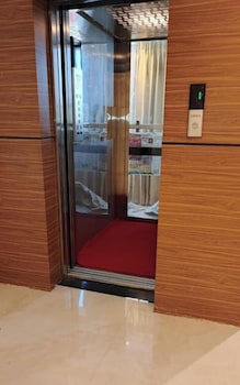 the aura hotel